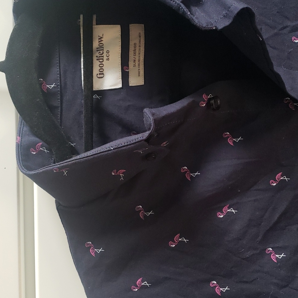 🦩 Goodfellow & Co. Navy blue flamingo button down shirt. Slim cut Medium 🦩